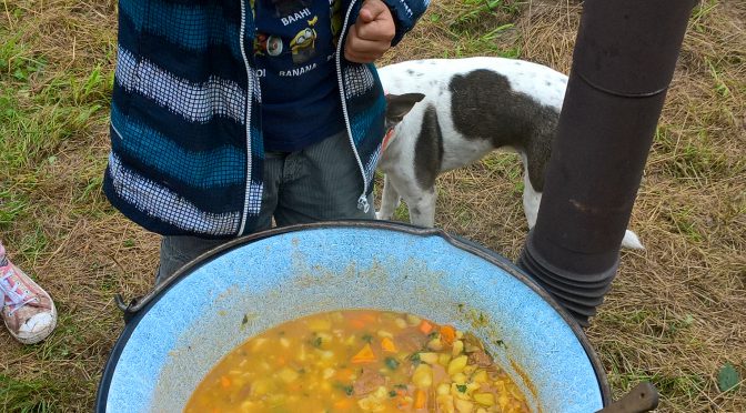 Ecokids schnibbeln, stempeln, upcyceln bei den Ferienspielen in Hofheim